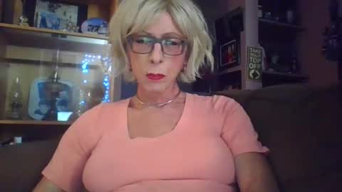 Girlinrock online show from 12.22.25