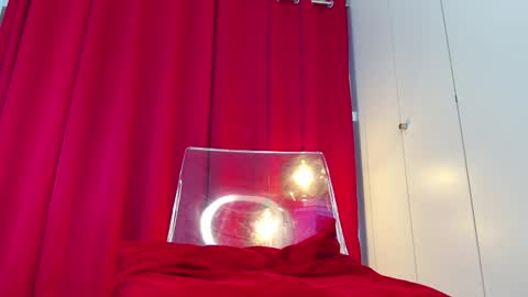 Snapshot of girlnextd00r_ chatting on 12.15.24 Hanna online show from 12.15.24