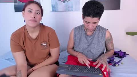 girls_inlove online show from 10.14.25