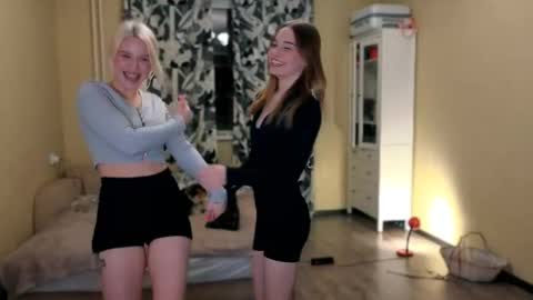 Nicky and Eva go hard  online show from 10.16.25