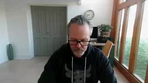 girlsandbikes online show from 01.10.25