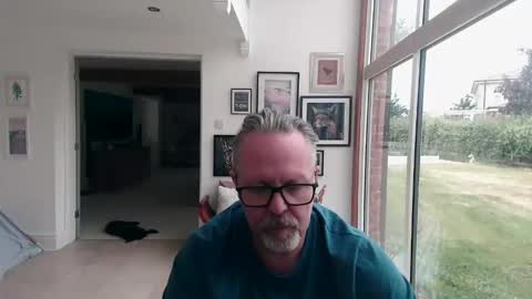 girlsandbikes online show from 06.01.26