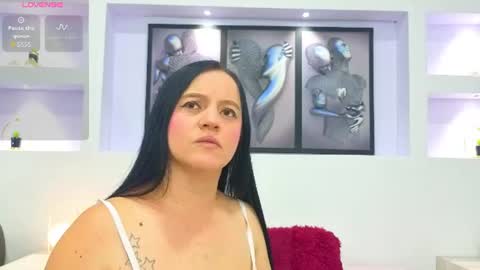Snapshot of girsl_hot chatting on 07.16.26 Violeta y Samantha online show from 07.16.26