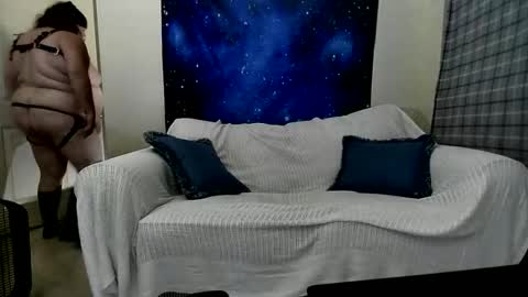 Girth online show from 09.23.25