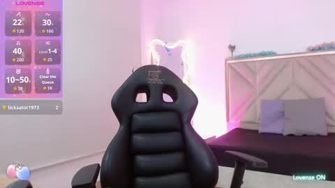 gisell_tay online show from 10.16.25