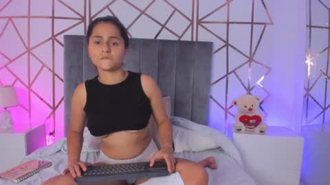 GISELLE ROLDAN online show from 02.07.25