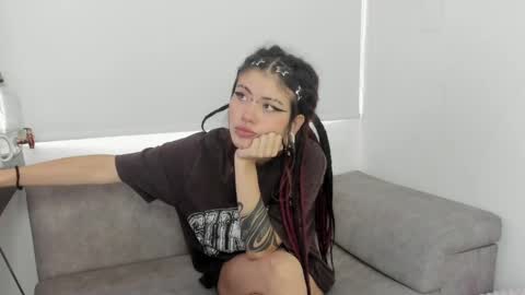 Snapshot of giulietta_mon chatting on 05.13.26 Giulietta online show from 05.13.26
