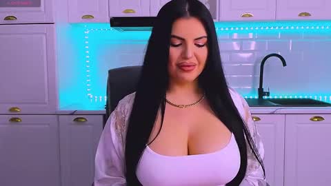 Giulia online show from 03.03.26