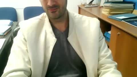 giuseppevai1 online show from 10.18.25