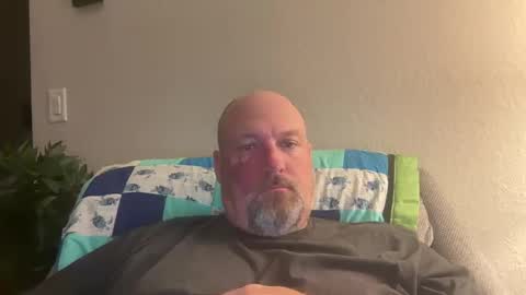 Snapshot of giveitup193 chatting on 12.02.24 giveitup193 online show from 12.02.24