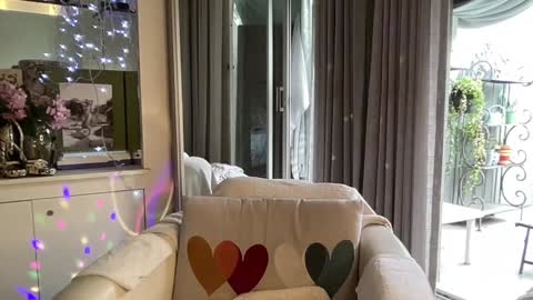 Gl1tter Barbie online show from 01.12.25