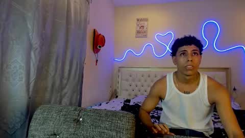 Snapshot of glader_guy chatting on 09.21.25 only for you bby online show from 09.21.25