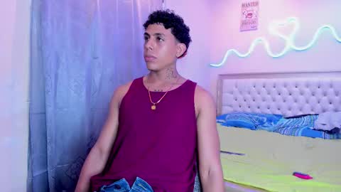 Snapshot of glader_guy chatting on 09.22.25 only for you bby online show from 09.22.25