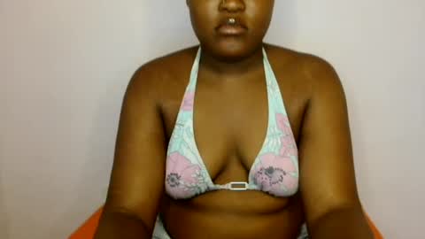 Snapshot of glamslut8 chatting on 06.21.26 sweet girl online show from 06.21.26
