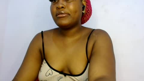 Snapshot of glamslut8 chatting on 07.15.26 sweet girl online show from 07.15.26