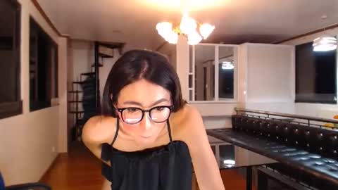 Snapshot of gleiahong chatting on 10.21.25 gleiahong online show from 10.21.25