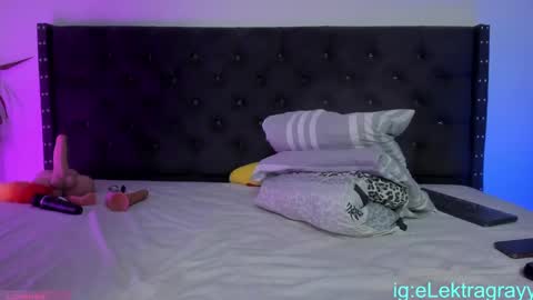 Glektra Gray online show from 02.24.25