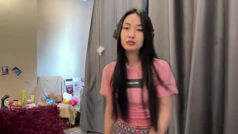 Mia online show from 03.31.26