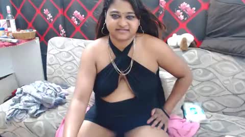 Snapshot of glitter_candy chatting on 02.21.25 glitter candy online show from 02.21.25