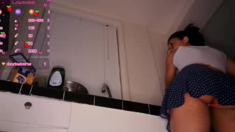 Snapshot of glizzyhotcakes chatting on 10.29.25 Glizzy Hotcakes online show from 10.29.25