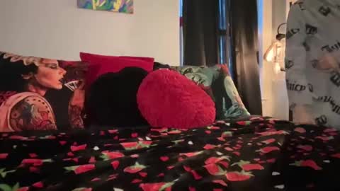 Snapshot of globberton chatting on 11.19.25 Baby Bimbo online show from 11.19.25