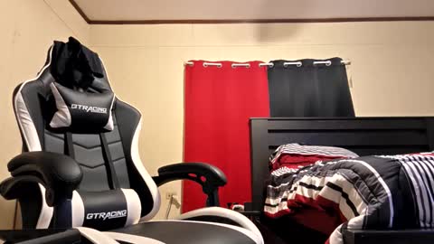 glomightyj online show from 04.04.26