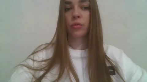 Snapshot of gloria954807 chatting on 03.19.26 gloria954807 online show from 03.19.26