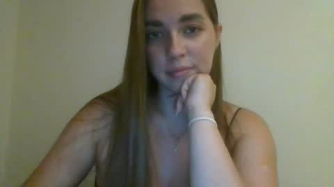 Snapshot of gloria954807 chatting on 07.05.26 gloria954807 online show from 07.05.26
