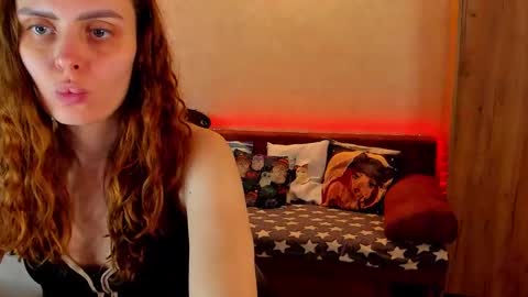 Snapshot of gloria_wood chatting on 12.07.24 Gloria Wood online show from 12.07.24