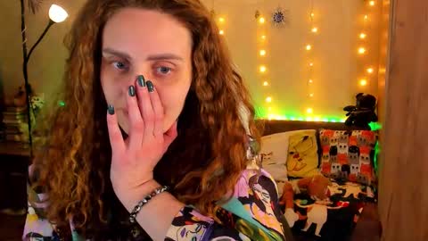 Snapshot of gloria_wood chatting on 12.26.24 Gloria Wood online show from 12.26.24