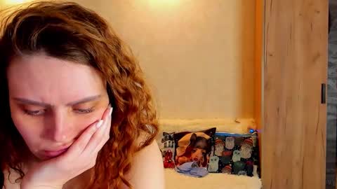 Snapshot of gloria_wood chatting on 02.14.25 Gloria Wood online show from 02.14.25