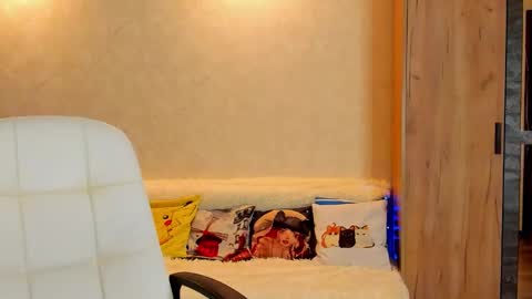 Snapshot of gloria_wood chatting on 02.19.25 Gloria Wood online show from 02.19.25