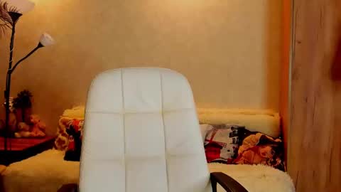 Snapshot of gloria_wood chatting on 03.01.25 Gloria Wood online show from 03.01.25