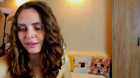 Snapshot of gloria_wood chatting on 10.08.25 Gloria Wood online show from 10.08.25