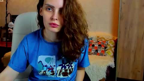 Snapshot of gloria_wood chatting on 10.10.25 Gloria Wood online show from 10.10.25