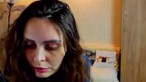 Snapshot of gloria_wood chatting on 10.12.25 Gloria Wood online show from 10.12.25