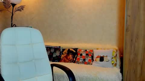 Snapshot of gloria_wood chatting on 10.14.25 Gloria Wood online show from 10.14.25