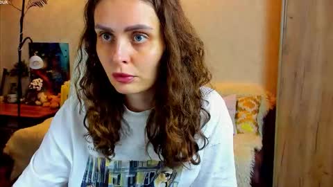 Snapshot of gloria_wood chatting on 10.15.25 Gloria Wood online show from 10.15.25