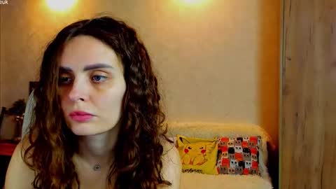 Snapshot of gloria_wood chatting on 10.30.25 Gloria Wood online show from 10.30.25