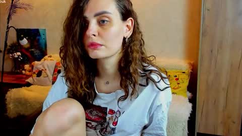 Snapshot of gloria_wood chatting on 11.06.25 Gloria Wood online show from 11.06.25