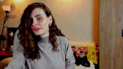 Snapshot of gloria_wood chatting on 11.08.25 Gloria Wood online show from 11.08.25