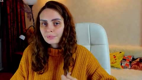 Snapshot of gloria_wood chatting on 11.27.25 Gloria Wood online show from 11.27.25