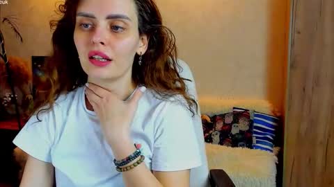 Snapshot of gloria_wood chatting on 12.05.25 Gloria Wood online show from 12.05.25