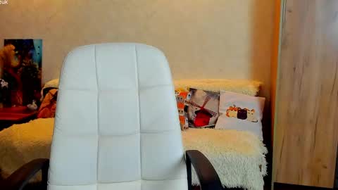 Gloria Wood online show from 05.07.26