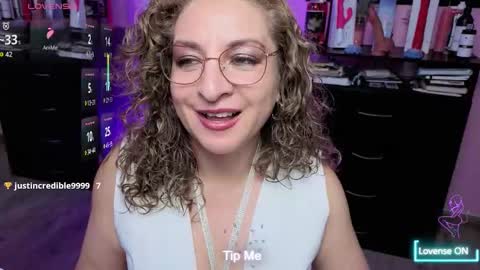 Snapshot of gloriacrespo chatting on 10.04.25 gloriacrespo online show from 10.04.25