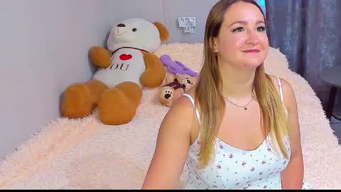 Snapshot of gloriamistress chatting on 06.19.26 gloriamistress online show from 06.19.26