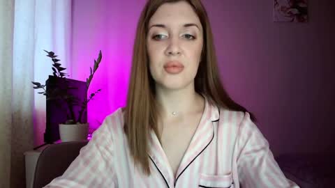 Snapshot of gloriashine chatting on 03.31.26 gloriashine online show from 03.31.26