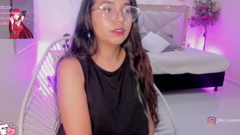 Moon Nicoll  online show from 01.07.25