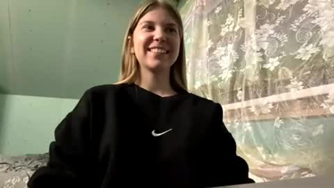 Snapshot of glyndabrierre chatting on 04.12.26 glyndabrierre online show from 04.12.26