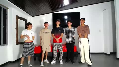 THOMAS AND DAMIAND online show from 09.10.25